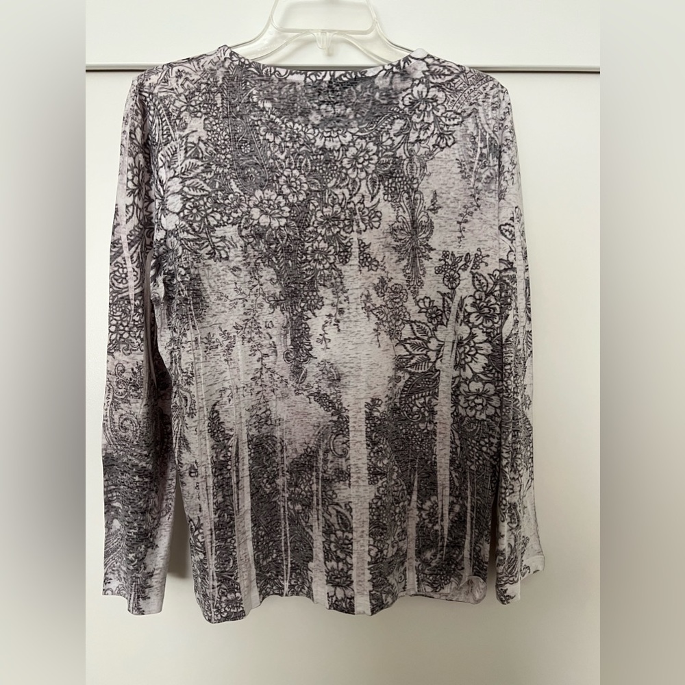 NWOT Project White Gray Light Purple Floral Silver Rhinestones Top Size L